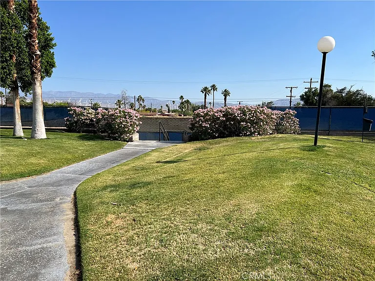 2801 E Los Felices Cir #D117 — Photo 29