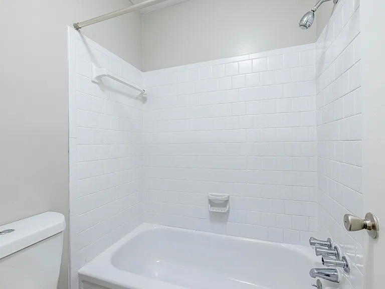 Modern Living in the Heart of Northlake — Photo 29