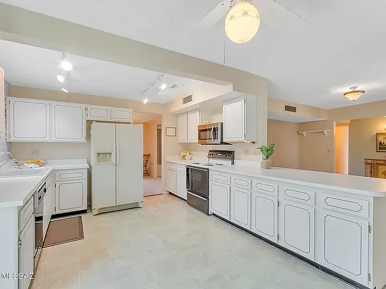 9060 E Bluefield St — Photo 5