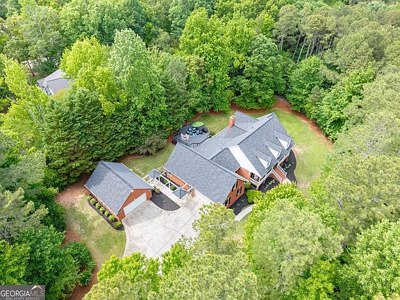 3rd image of 600 Bailey Woods Rd