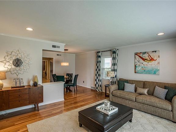 5th image of 6234 Town Hill Ln