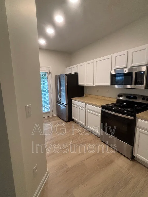 3 bed, 2.5 bath, 1536 sqft, $2,050 — Photo 4