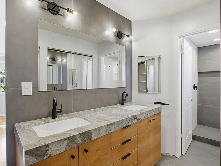 6137 Banner Dr — Photo 43