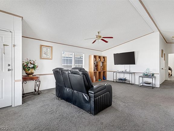 3rd image of 5141 Royal Dr