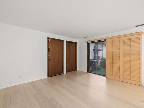 4th image of 4204 N Keystone Ave APT 2C