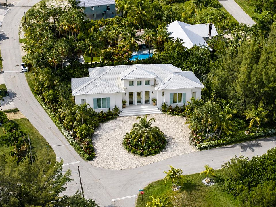 1st image of 101 S Bahama Dr