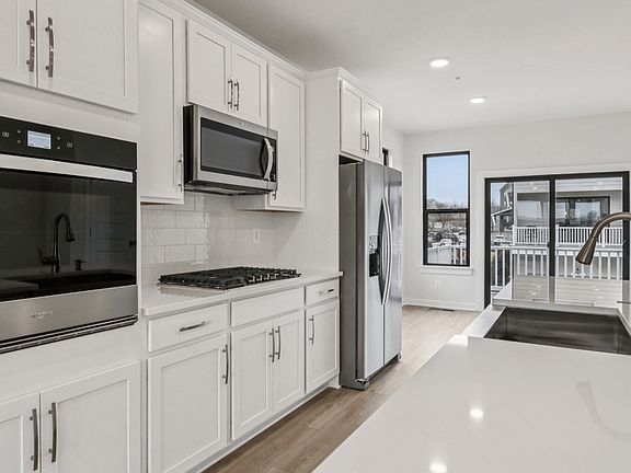 4th image of 5008 Henry King Way