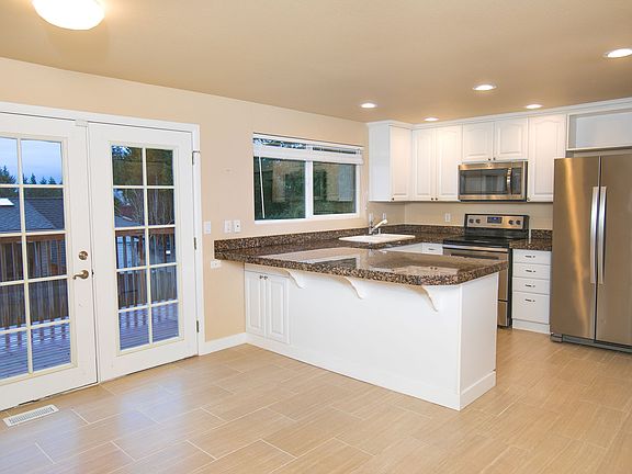 4th image of 15800 SE 50th St