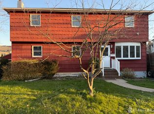 35 Fiat Ave, Iselin, NJ 08830