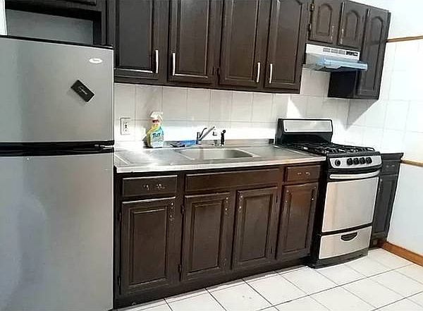 1st image of 124 32nd St #1F