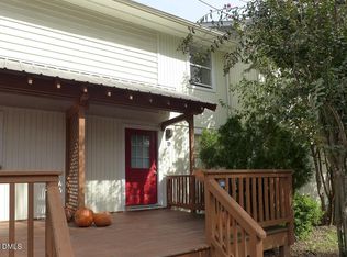 515 S Merritt Mill Rd APT D, Chapel Hill, NC 27516