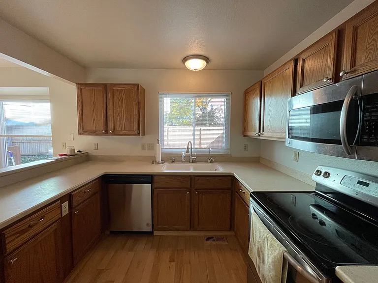 1031 Mercury Dr — Photo 7