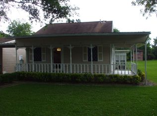 5142 34th St, Groves, TX 77619