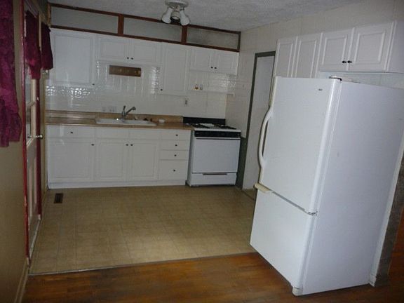 5th image of 1219 N Fair St