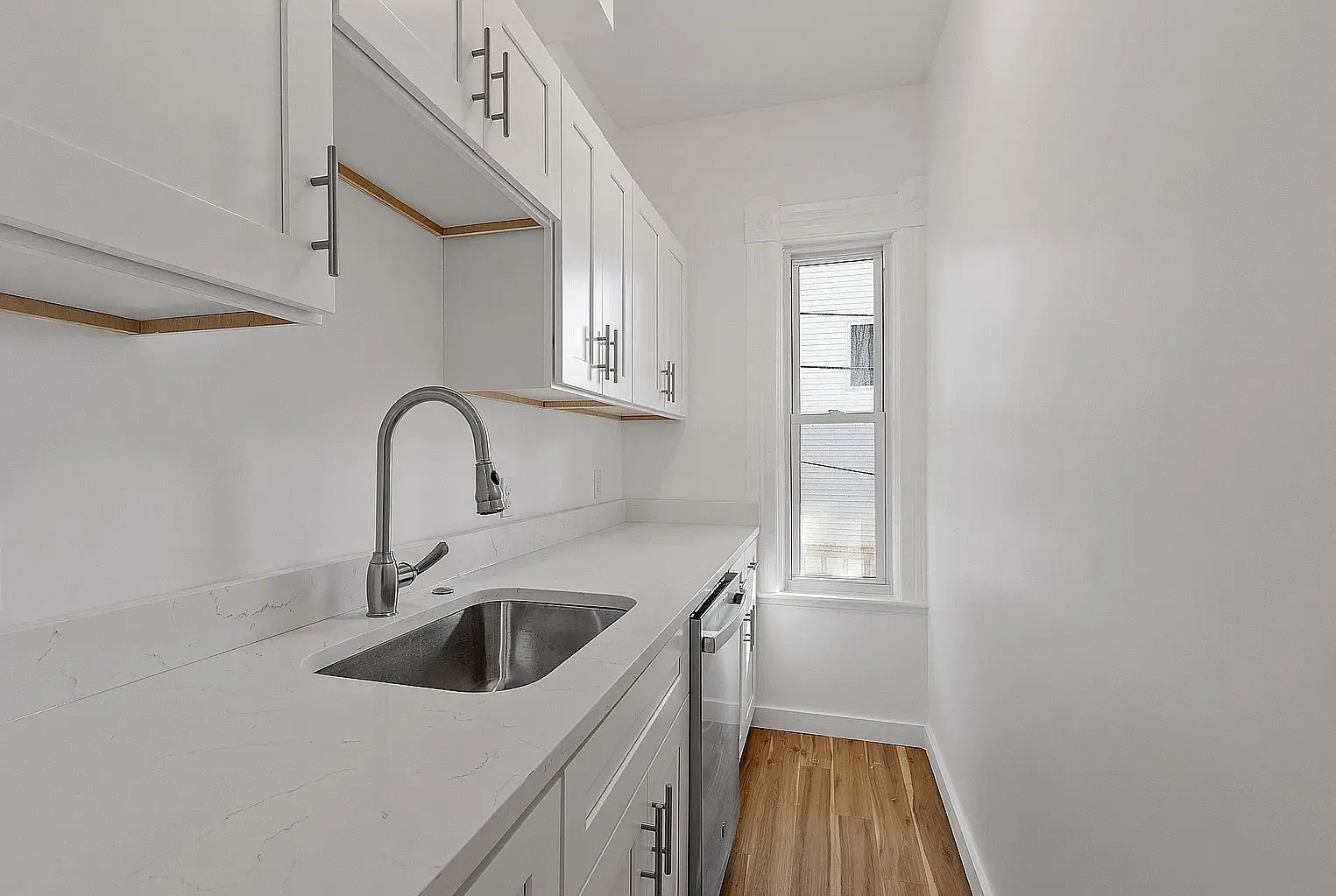 3 bed, 1640 sqft, $2,300 — Photo 2