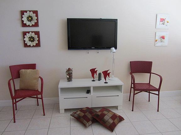 4th image of 5445 Collins Ave APT 714