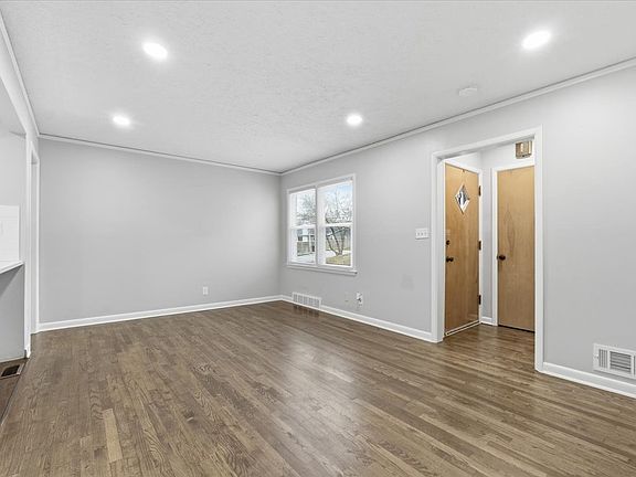 5th image of 5830 Western Ave