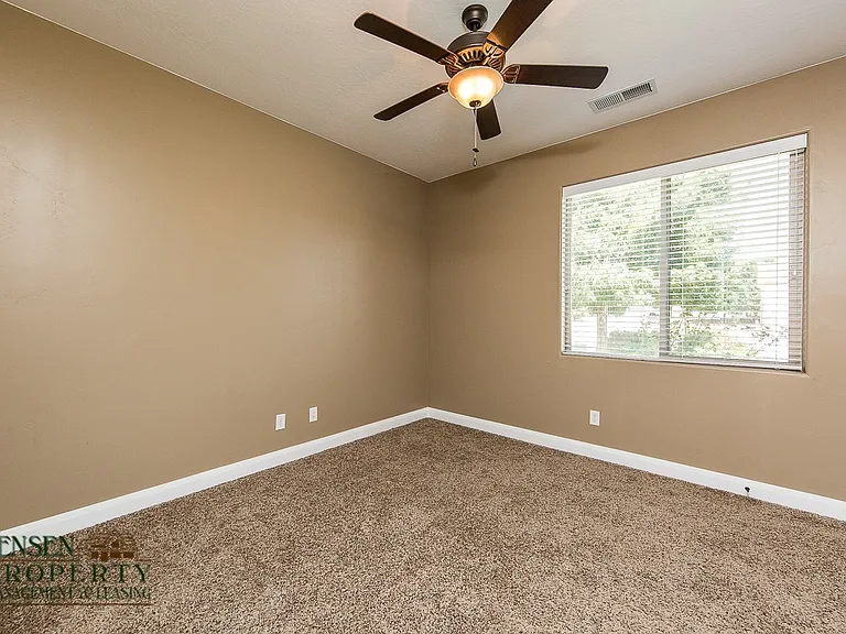 389 N 1270 W — Photo 7