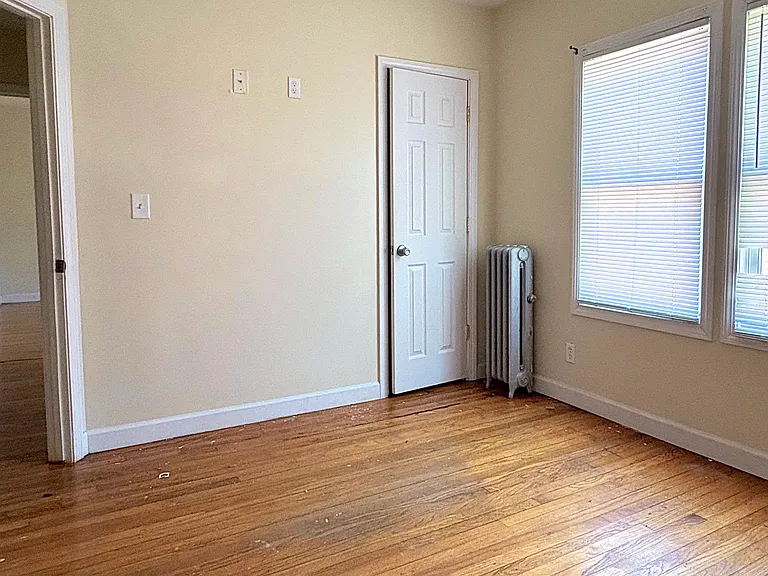 300-302 Lexington St #1 — Photo 8