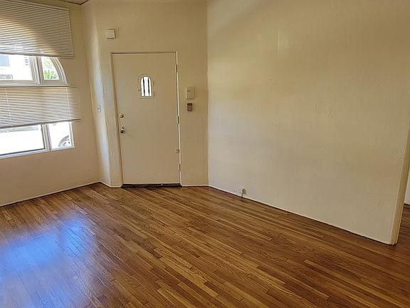 4th image of 3675 Georgia St