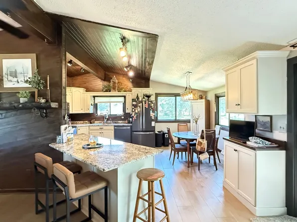 244 W Christenson Ave, Appleton, MN 56208