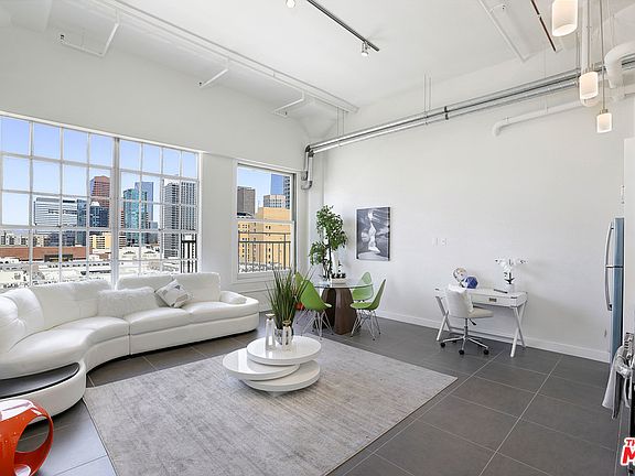 3rd image of 939 S Broadway APT 812