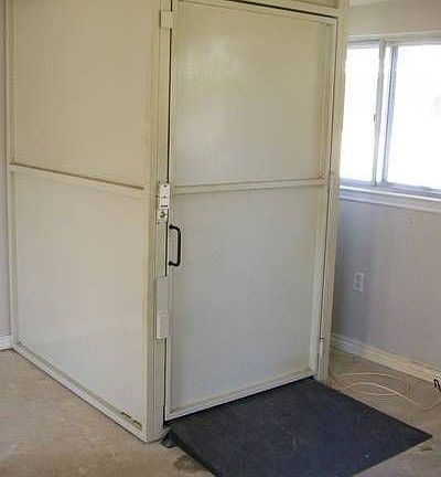 5th image of 261 Lookout Dr