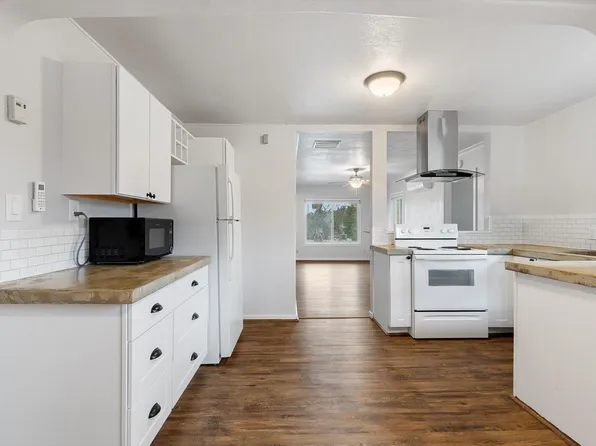 1660 Ashby Rd, Shasta Lake, CA 96019