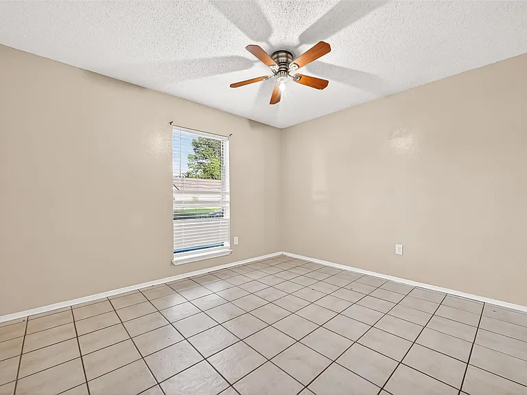 7422 Cortes Dr — Photo 21