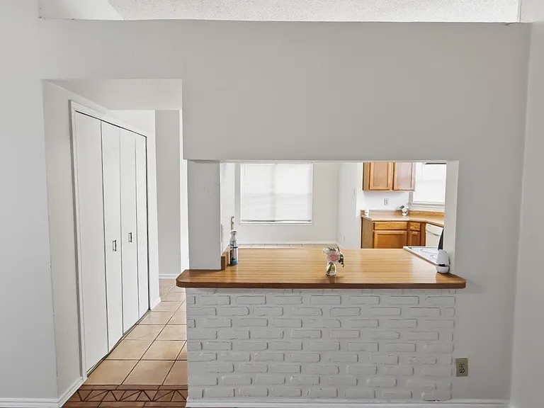 227 Burlington Dr — Photo 17