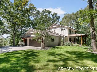 7373 Thornapple Dales Dr SE, Alto, MI 49302