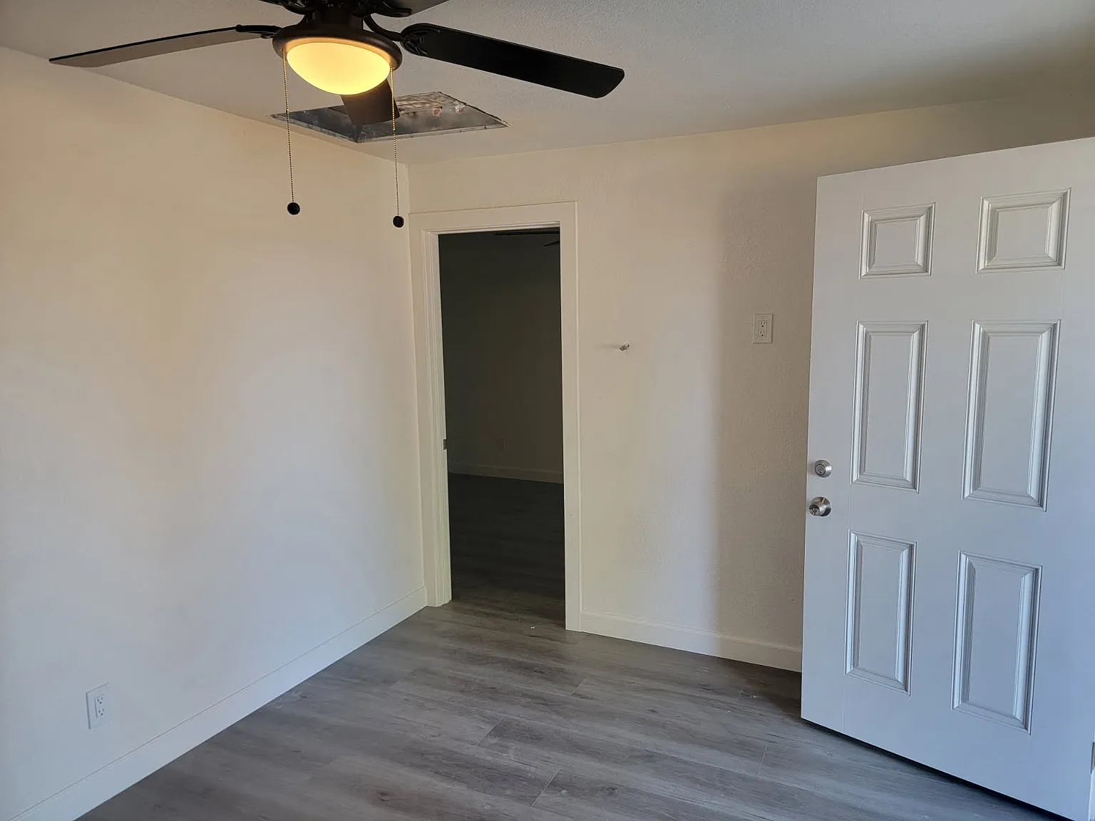 2 bed, 1000 sqft, $2,700 — Photo 2