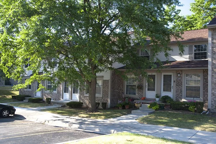 Countryside Townhouses of Auburn Hills — Photo 9