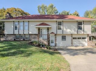 5524 NW Raintree Dr, Kansas City, MO 64152