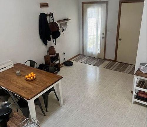 3rd image of 5712 Gables Dr #4