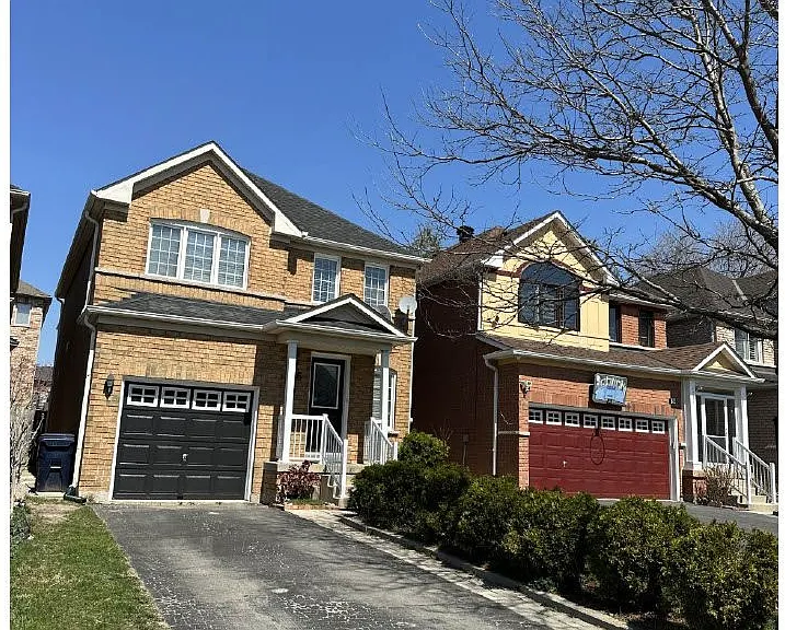 26 Grosbeak Cres — Photo 1