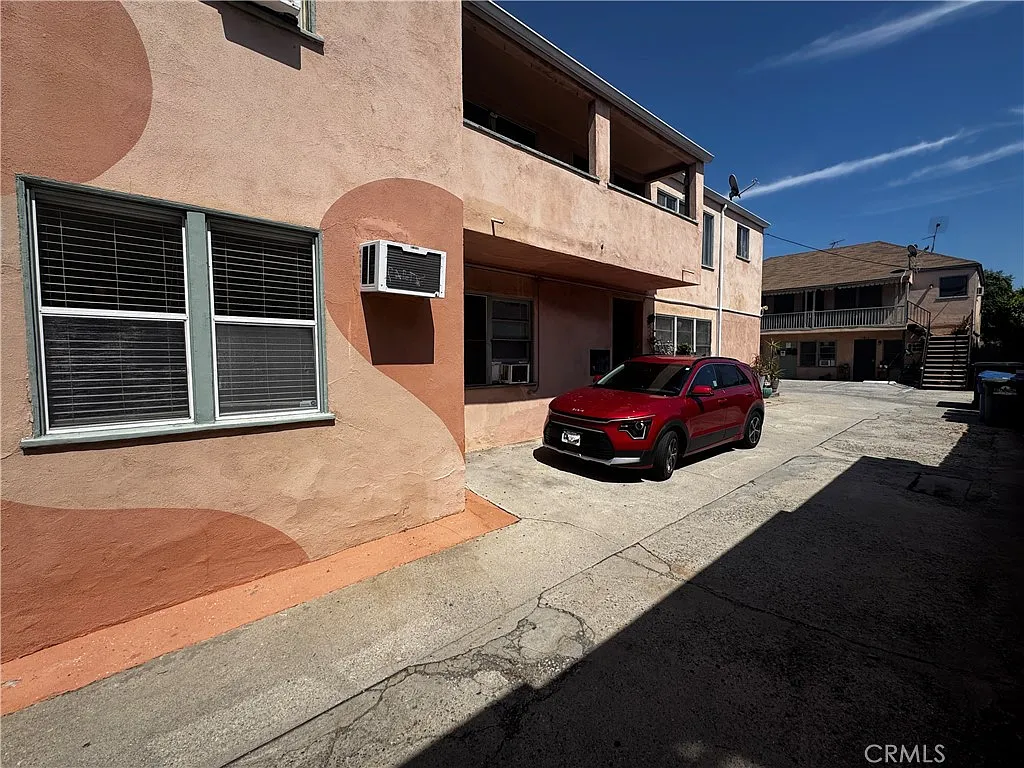 2 bed, 840 sqft, $3,095 — Photo 3