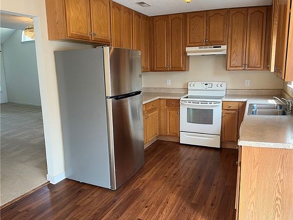 5th image of 3806 Jamestown Dr