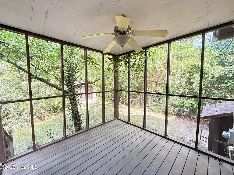 360 E Maine Ave — Photo 29