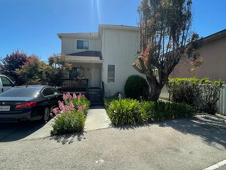 227 Blackburn St #A — Photo 1
