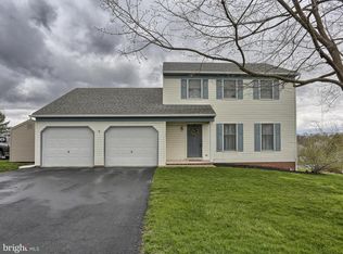 144 Cliff Ln, Elizabethtown, PA