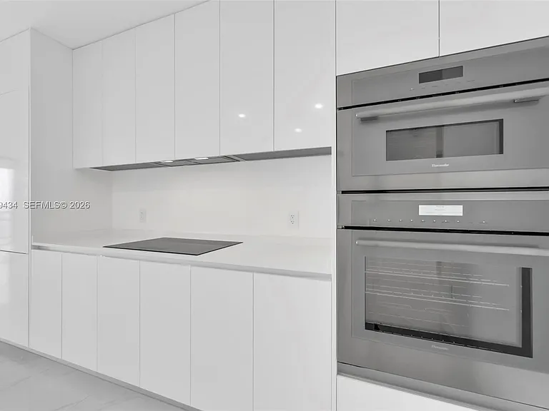700 NE 24th St #3806 — Photo 11