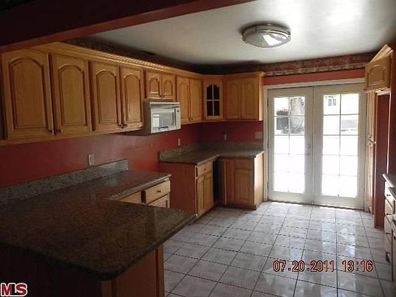 2nd image of 2700 W 134th St