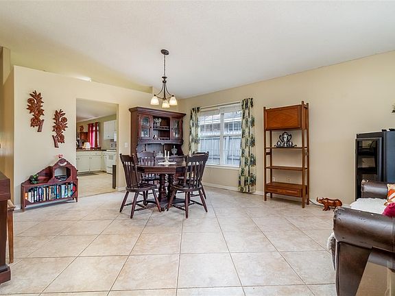 4th image of 9458 Pine Lilly Ct