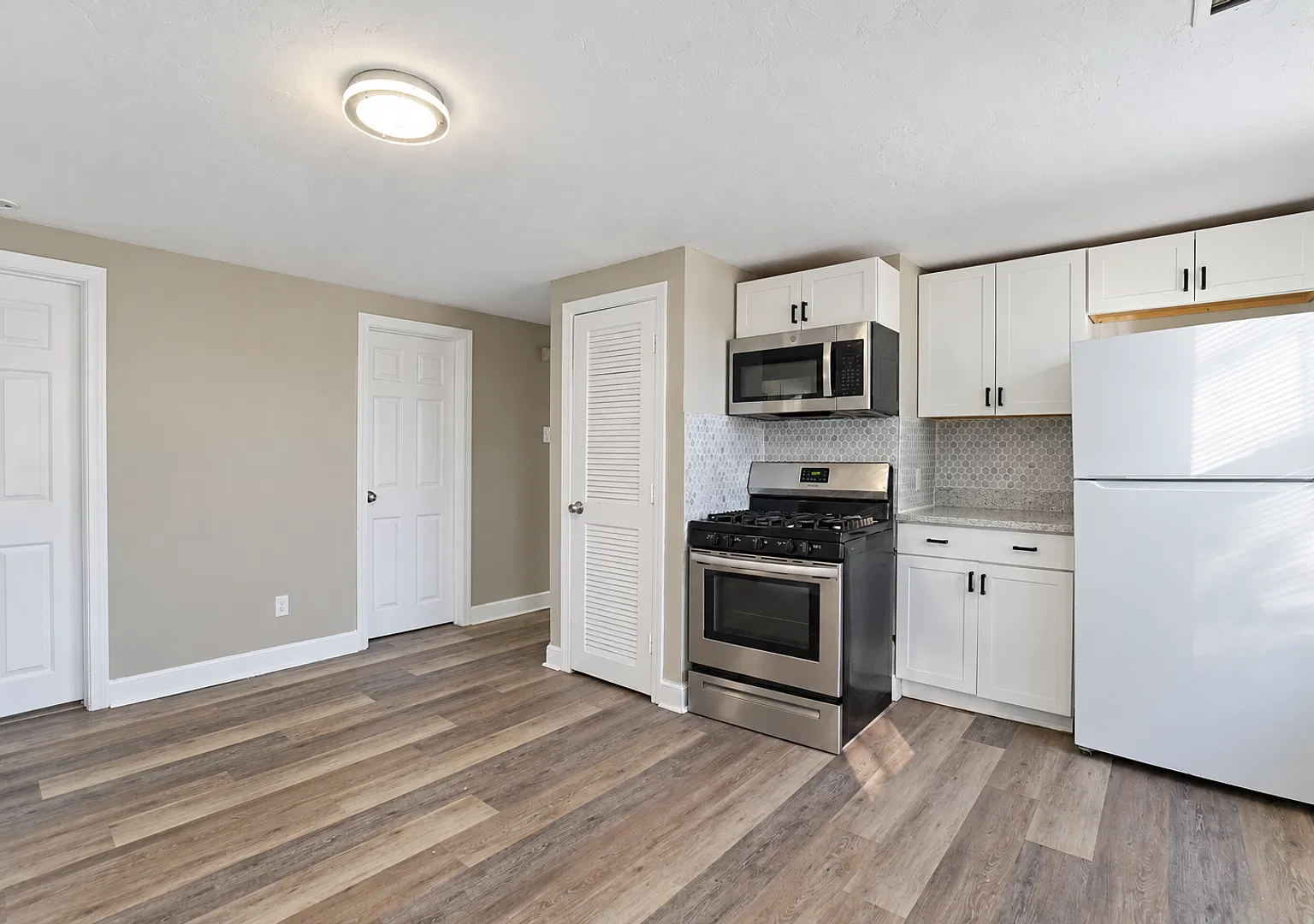 Apartment for rent at 100 Eastern Ave, Worcester, MA 01605 — Photo 3