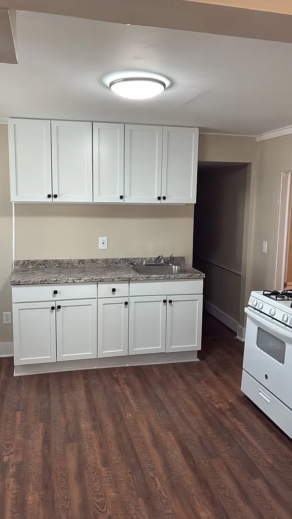 2 bed, 900 sqft, $1,200 — Photo 1