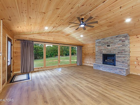 3rd image of 1519 Indian Warpath Rd