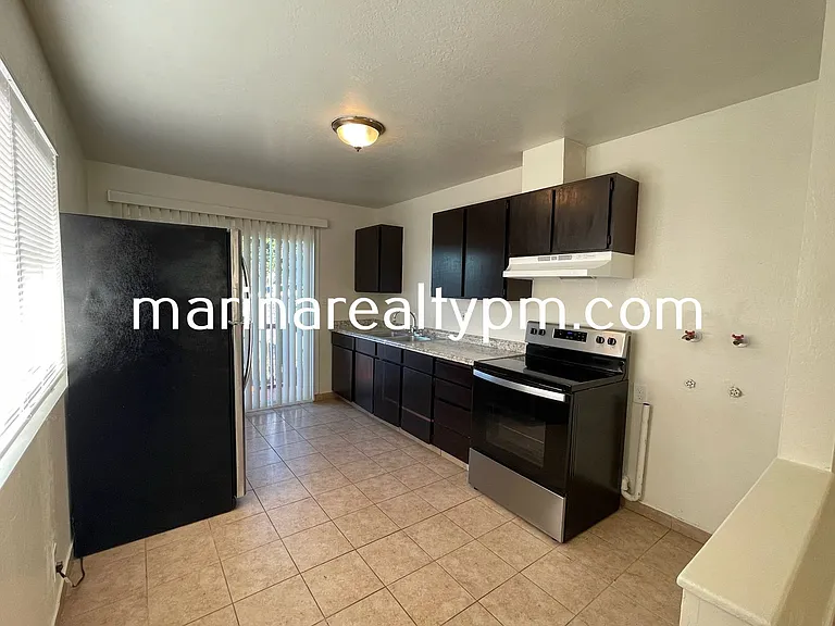 240 Holly St #1-14 — Photo 4