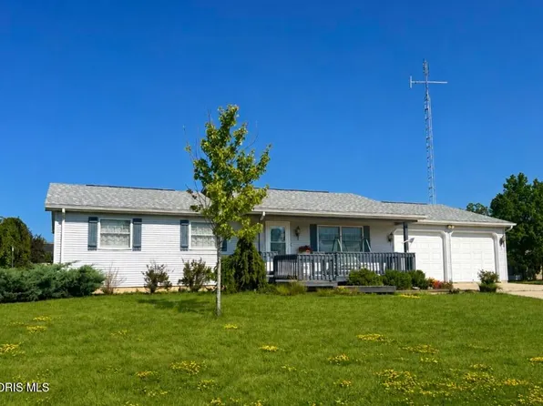 4216 W Rolling Meadows Blvd, Defiance, OH 43512