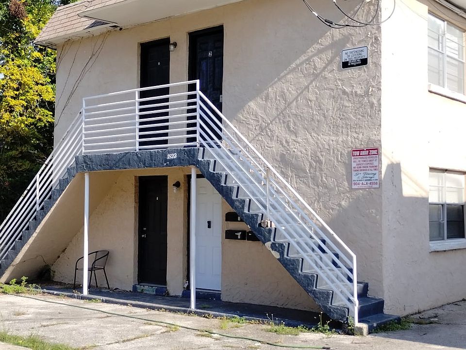 1st image of 1823 W 6th St
